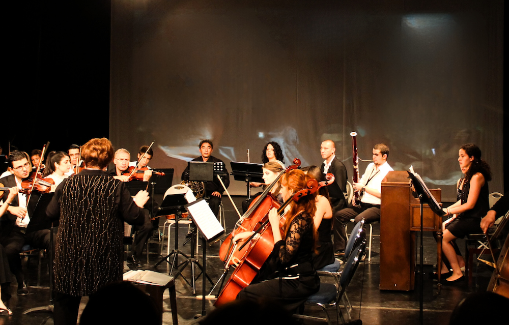 Maya Zabaneh performaing with Jordan Open Youth Orchestra